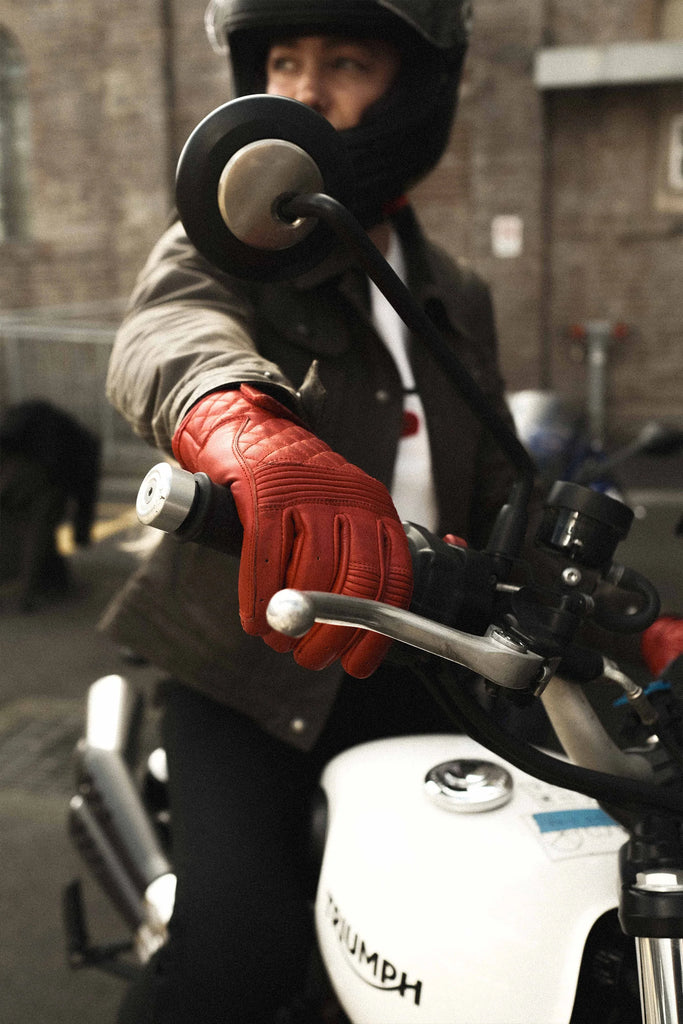 Merla Moto Cafe Quilted Leather Motorcycle Gloves – North Coast V-Twins